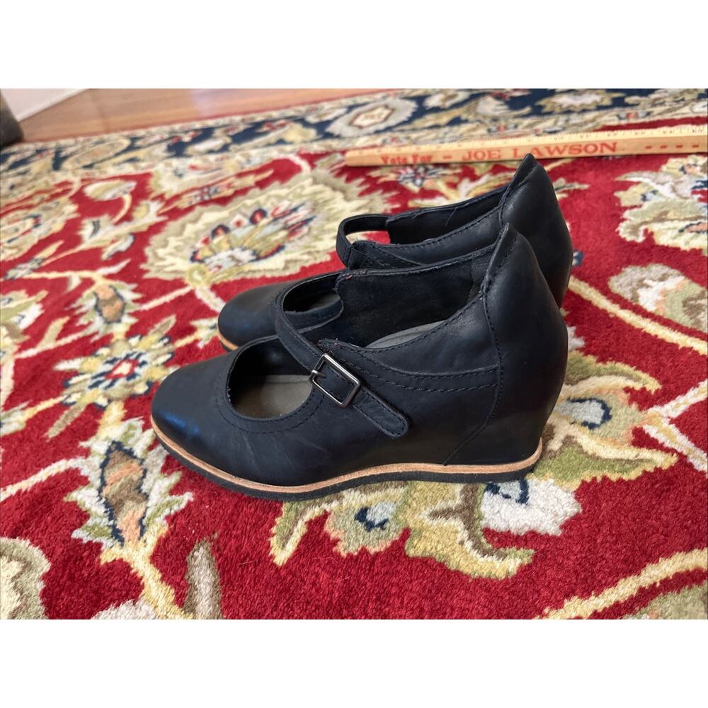 Earth Shoes Womens 7 D Wide Boden Mary Jane Wedge Heel Black Leather Gum Sole - Picture 6 of 11